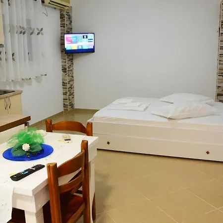 Apartament Mico's *