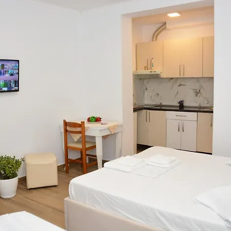 Mico's Apartmán *