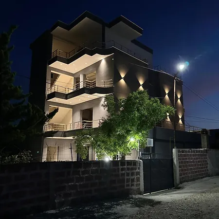 Apartament Mico's *
